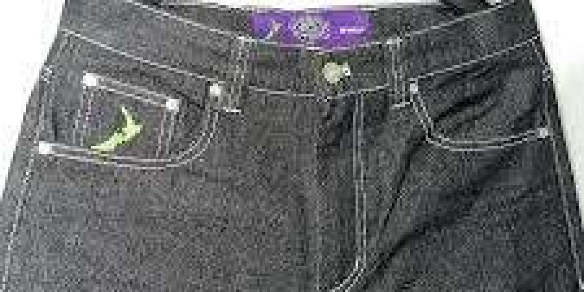 The History and Evolution of Jeans in Fashion