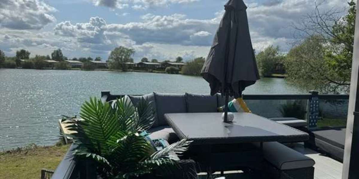 Enjoy a Relaxing Escape at the Fishing Lake Tattershall Lakes
