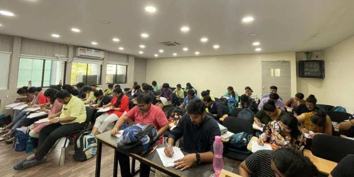 What Sets the Best International Coaching Centers in Dubai Apart?