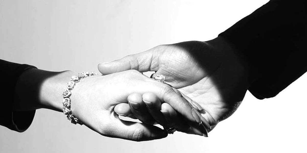 Caratbazaar Presents: Shining with Purpose – Why the World Loves Lab-Grown Diamonds