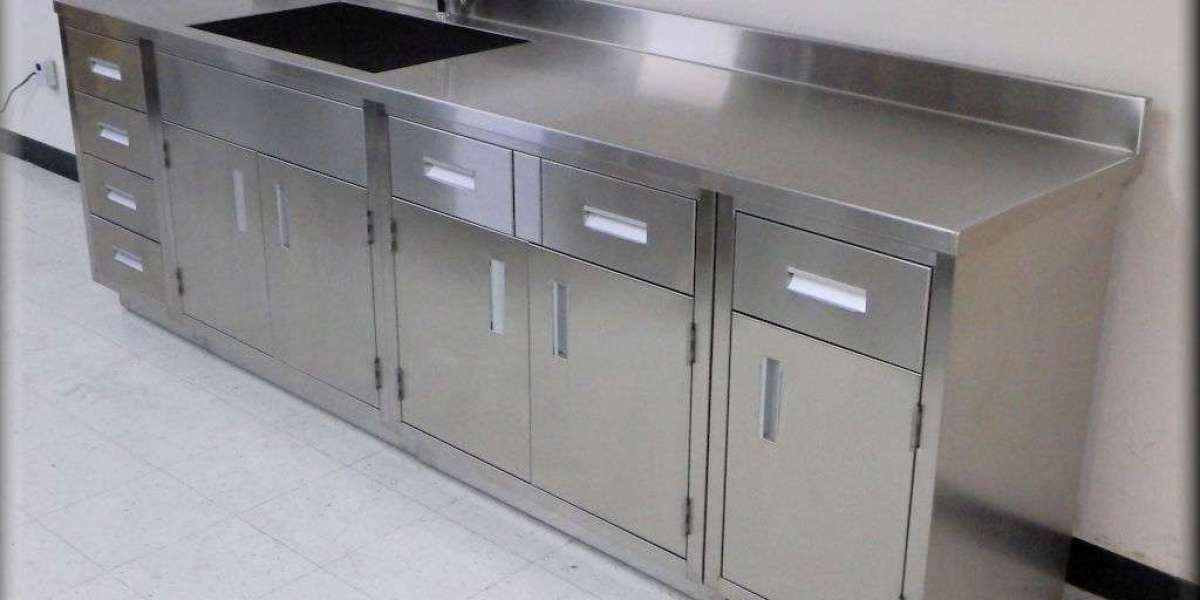 Key Features to Consider When Choosing Lab Tables