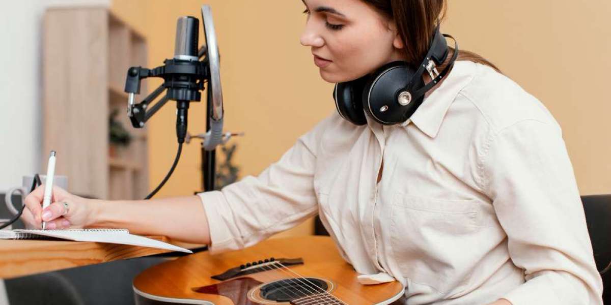 Top 10 Best Online Singing Courses Every Beginner Should Try