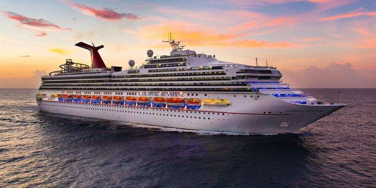 Experience Dubai’s Beauty from the Water