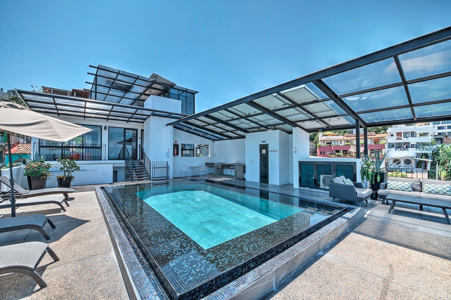 Full Service Vacation Rental | Relax & Enjoy