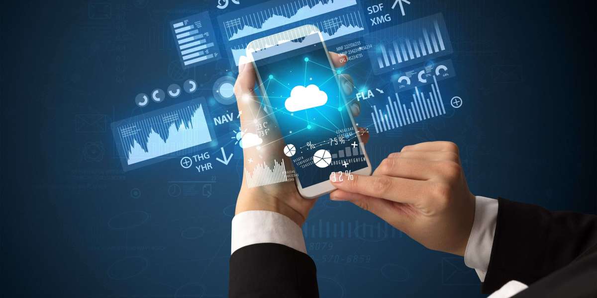 What Are the Key Benefits of Integrating Digital Technology in Custom Mobile Apps