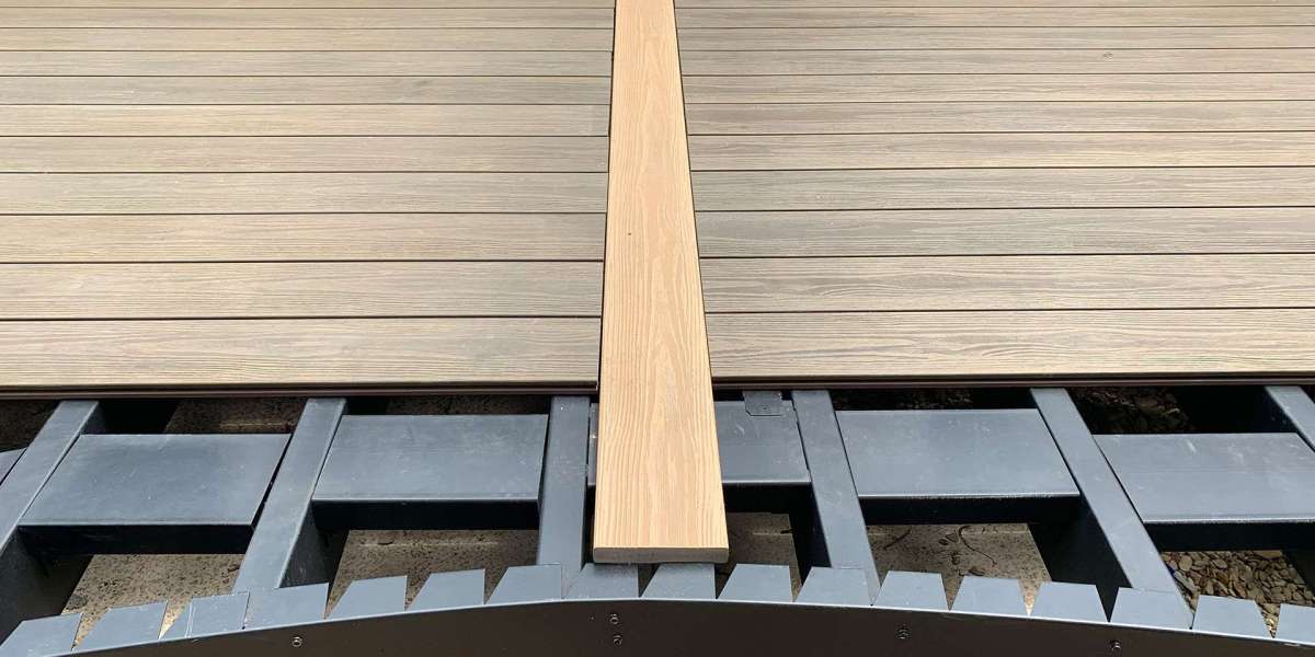 Top Vinyl Fence Installations in Calgary Reliable and  Affordable Friendly Earth