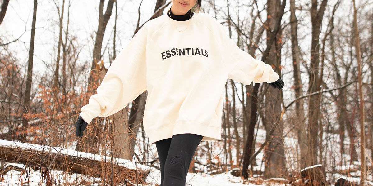 Essentials Hoodies Canada — Cool Casual Outfits for Every Season