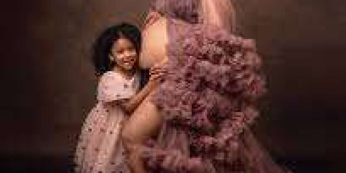 Why Every Mom-to-Be Deserves a Maternity Photoshoot