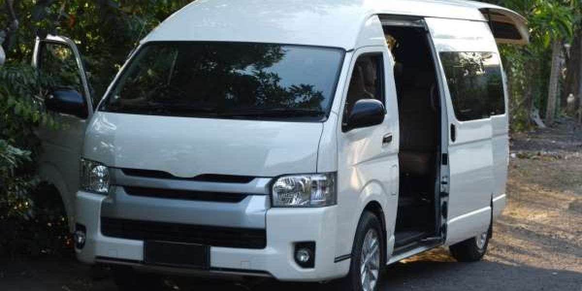 Travel in Comfort and Style with Maxi Taxi Ringwood