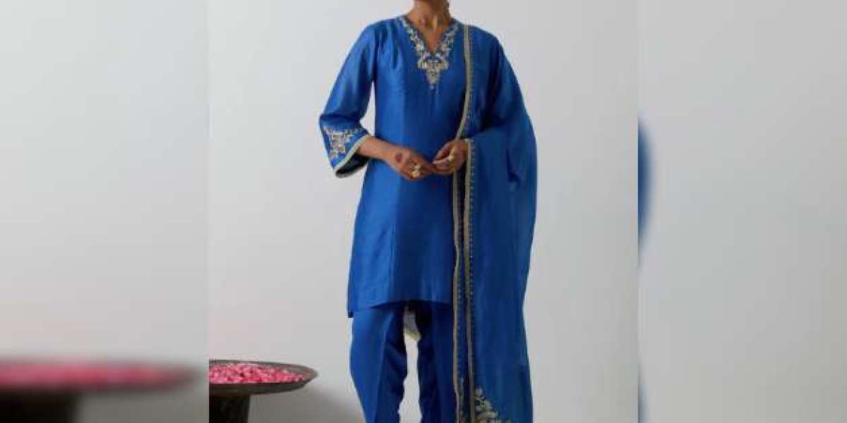 Silk Kurta Set for Women: Modern Style Meets Traditional Craftsmanship