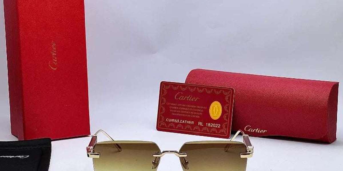 The Timeless Appeal of Ray-Ban Sunglasses in Pakistan