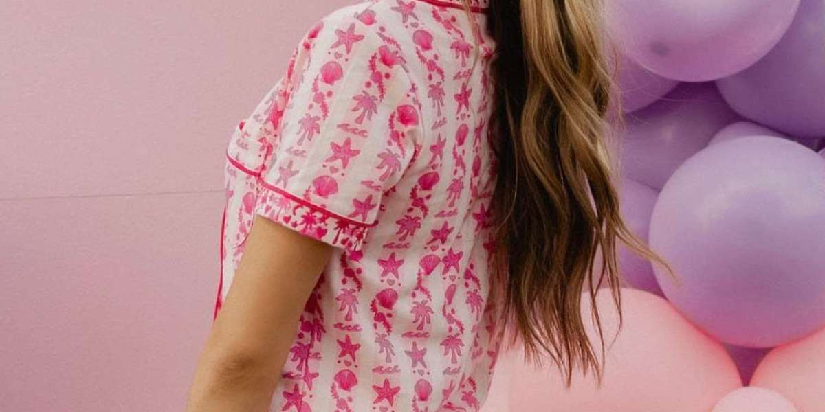 Pink Palm Puff: The Ultimate Blend of Style, Comfort, and Elegance