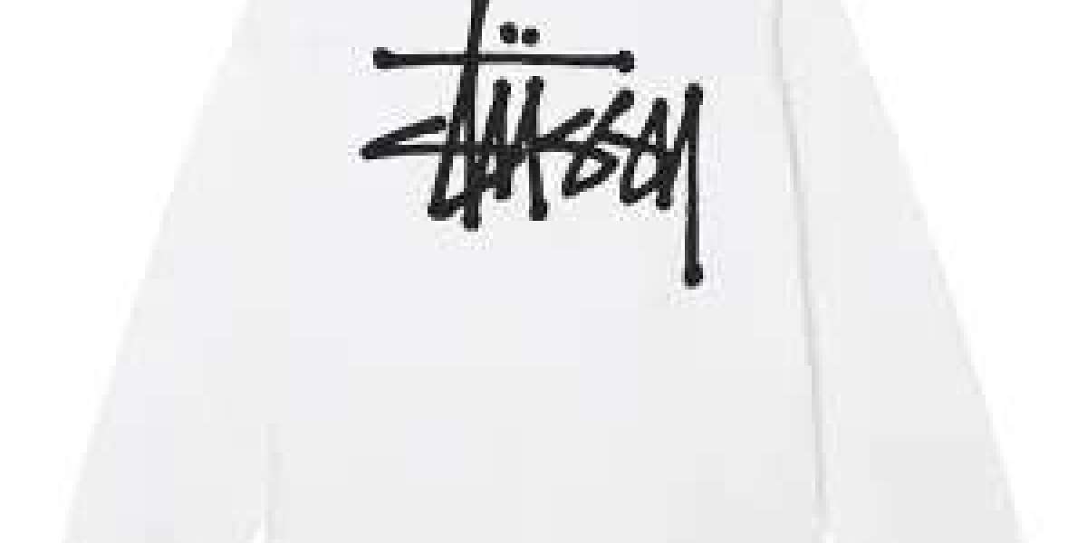 Pourquoi chaque drop Stussy fascine la communauté streetwear