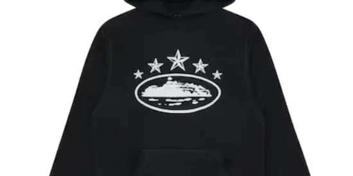 Corteiz Texture and Weight Influence the Style