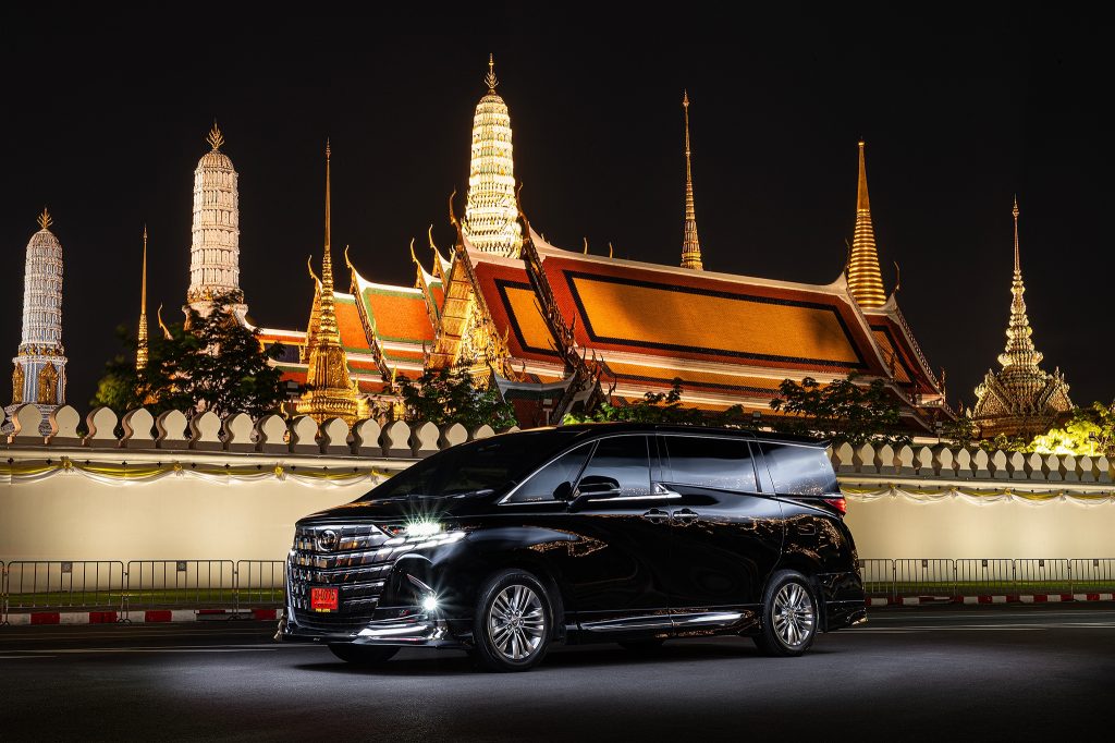 บริการเช่ารถตู้หรู VIP พร้อมคนขับ | เช่า Alphard AP756