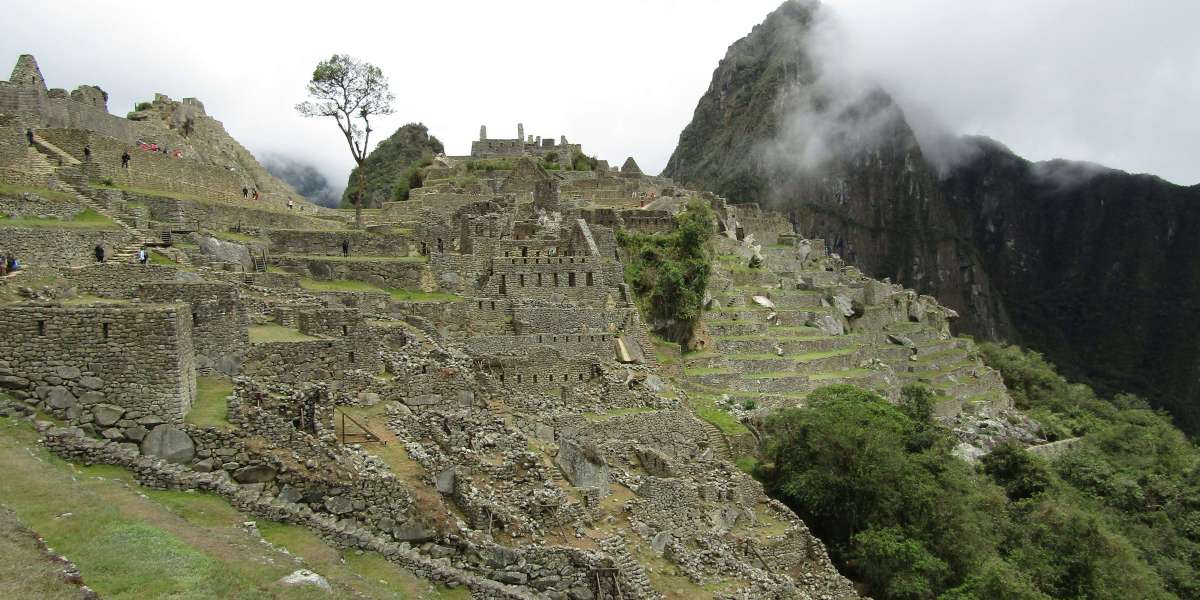 Why should you choose a guided Short Inca Trail to Machu Picchu?