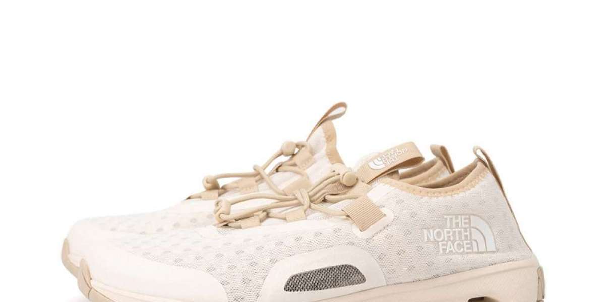 The North Face 休閒鞋穿搭指南，輕戶外必備