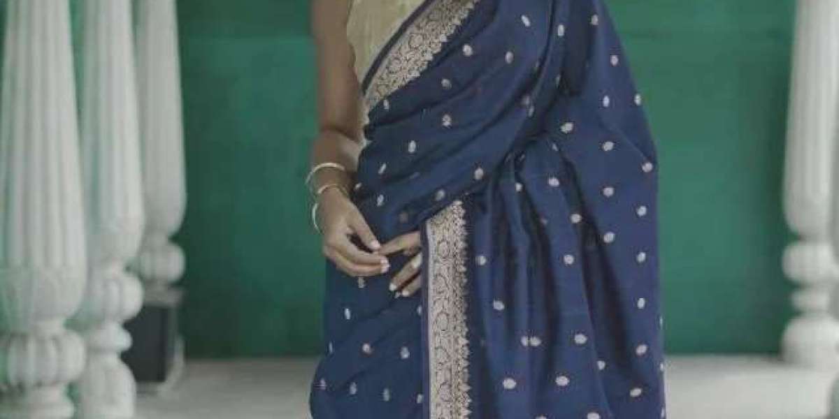 Blue Silk Saree: A Reliable Choice for Traditional and Contemporary Wear