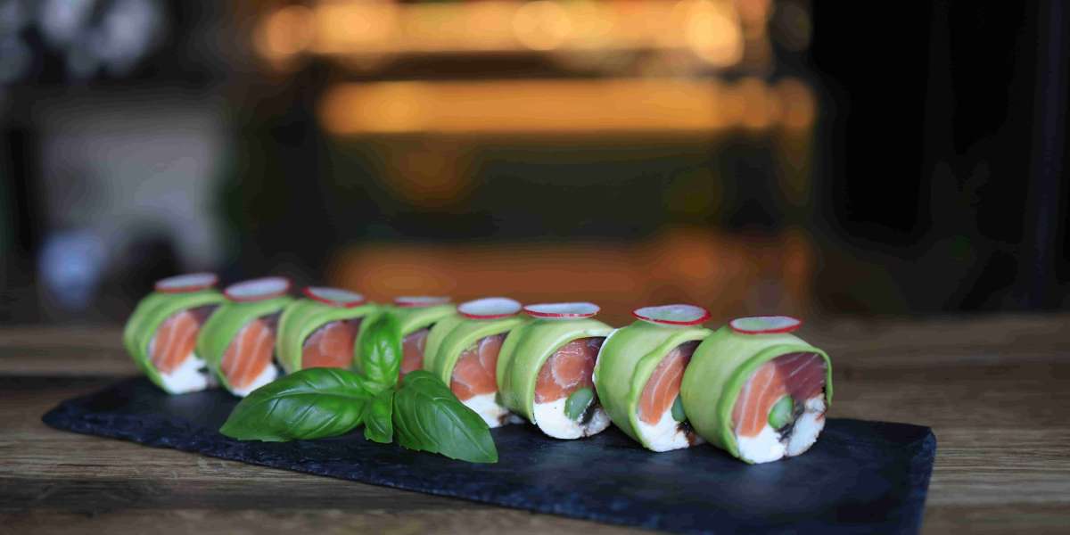 Duże rolki (Futomaki): Czy można się nimi najeść? Obalamy mit „małych porcji”