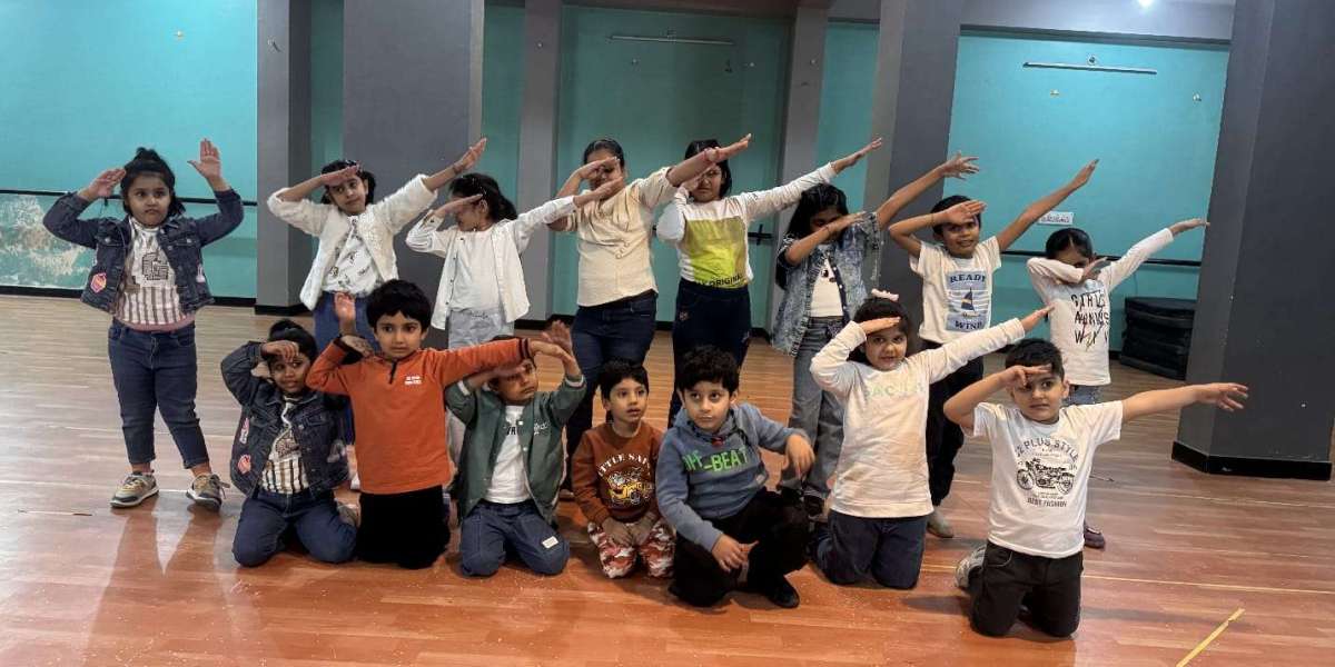 Buskers Dance Institute, Mansarovar – A Bollywood Dance Studio in Patrakar Colony