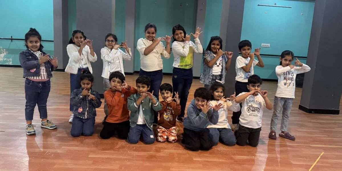 Buskers Dance Institute, Mahaveer Nagar – Bollywood Dance That Feels Natural