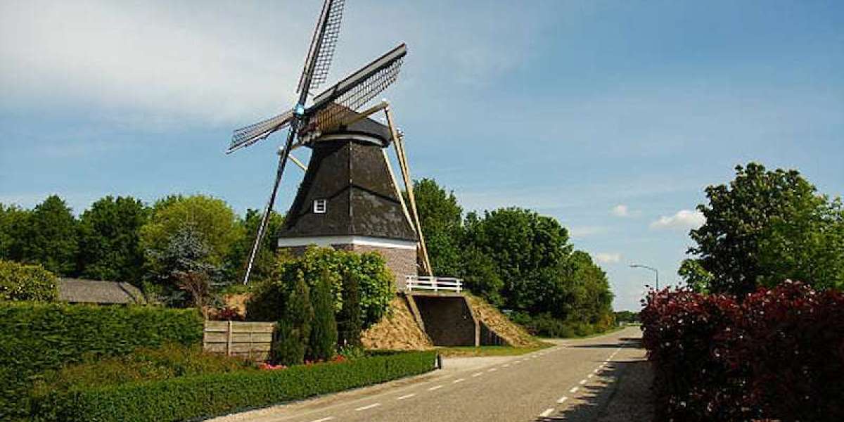 Netherlands Seasonal Travel Patterns and Regional Highlights