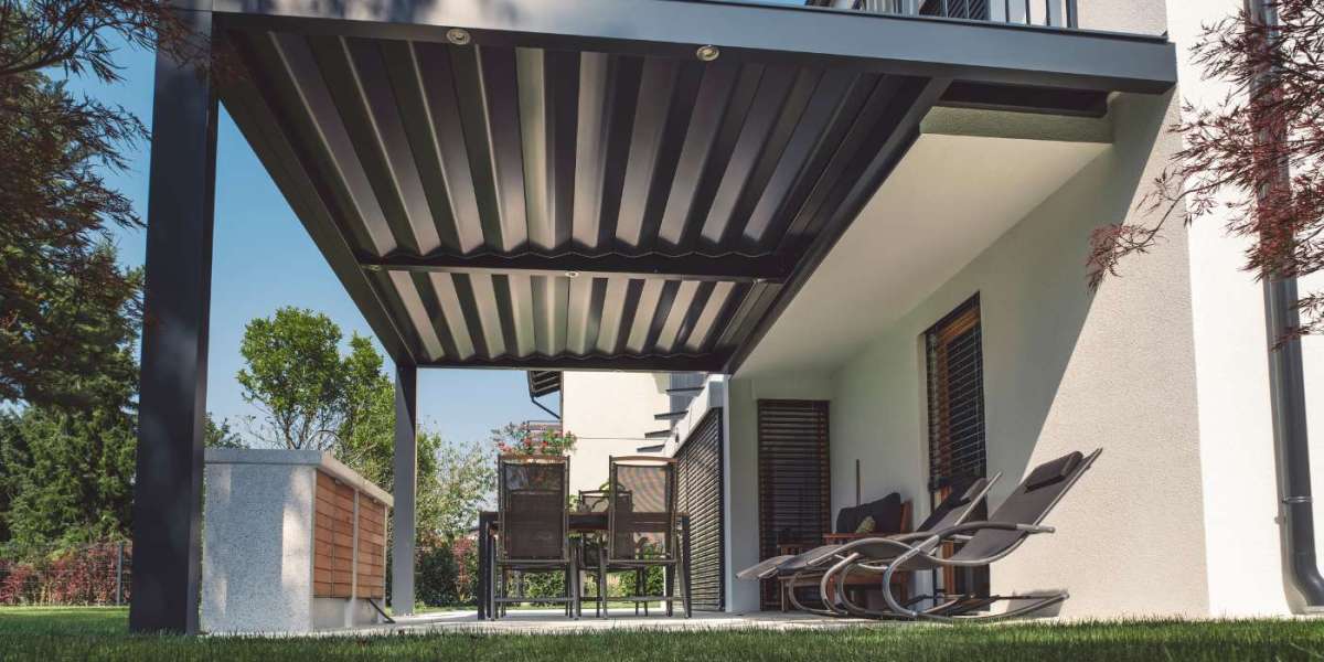 RETRACTABLE SAILS DUBAI: Custom Motorized and Manual Shade Solutions