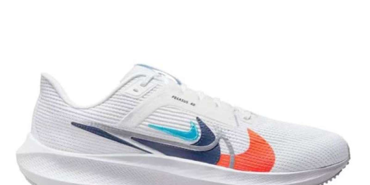 รองเท้า Adidas Ultra Boost และ Nike Air Zoom สำหรับนักวิ่งและนักกีฬา