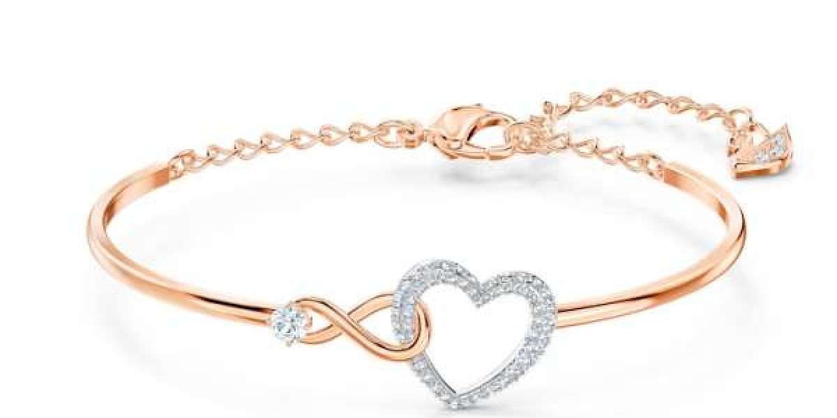 Swarovski戒指水晶表面刮痕分析：如何預防日常磨損