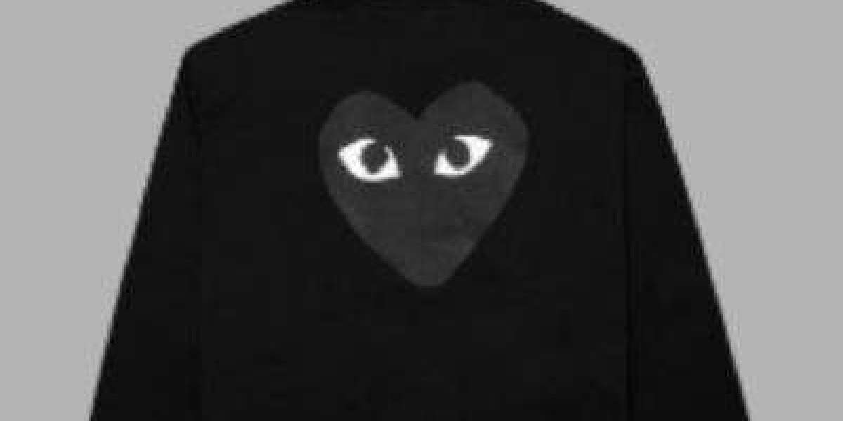 A Fashion Lover’s Guide to Collecting Comme des Garçons Pieces