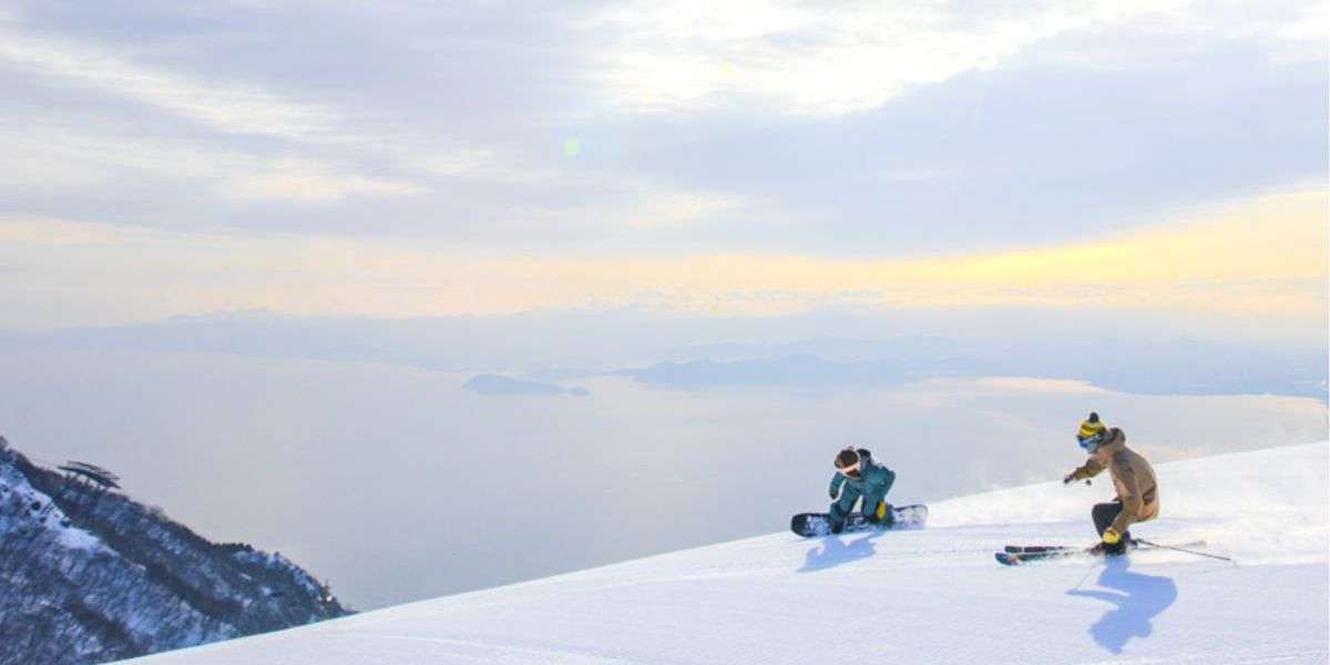 Winter Snowboarding Experience Skills, Gear, and Mountain Etiquette