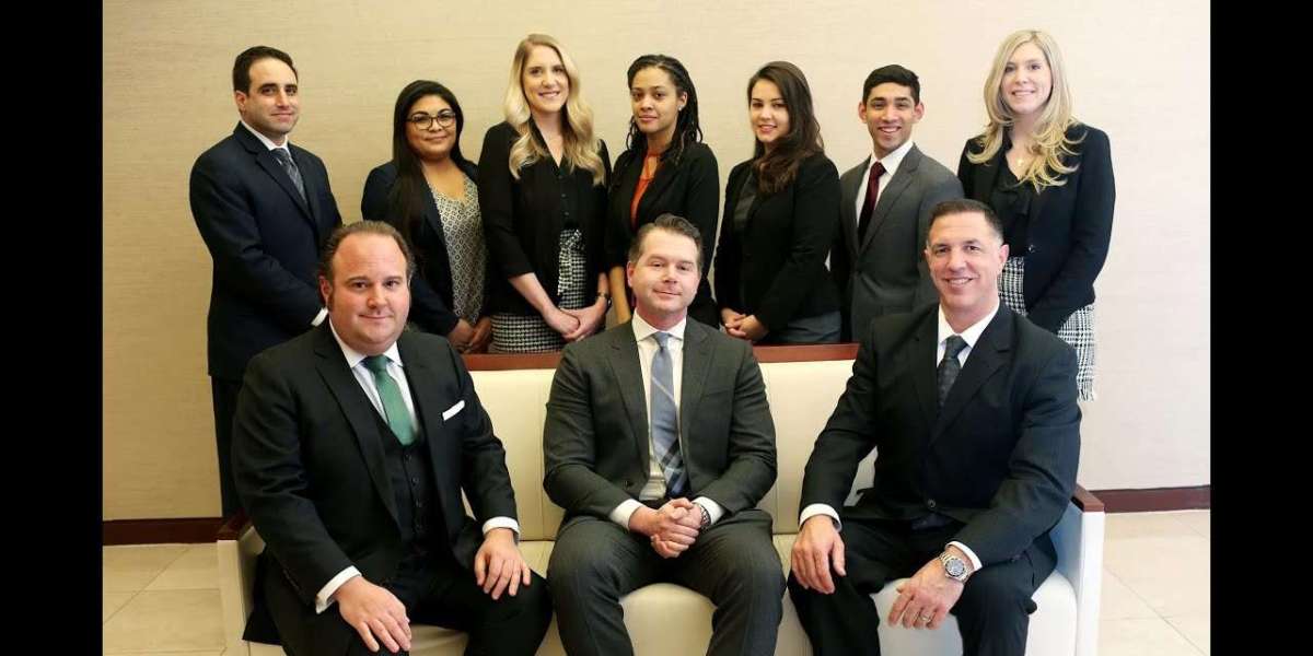 The Gold Standard: How to Navigate the Market for Immigration Solicitors UK