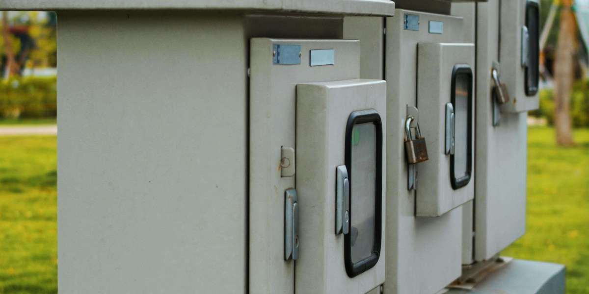 Emergency Electrical Services: How to Stay Safe During Power Issues