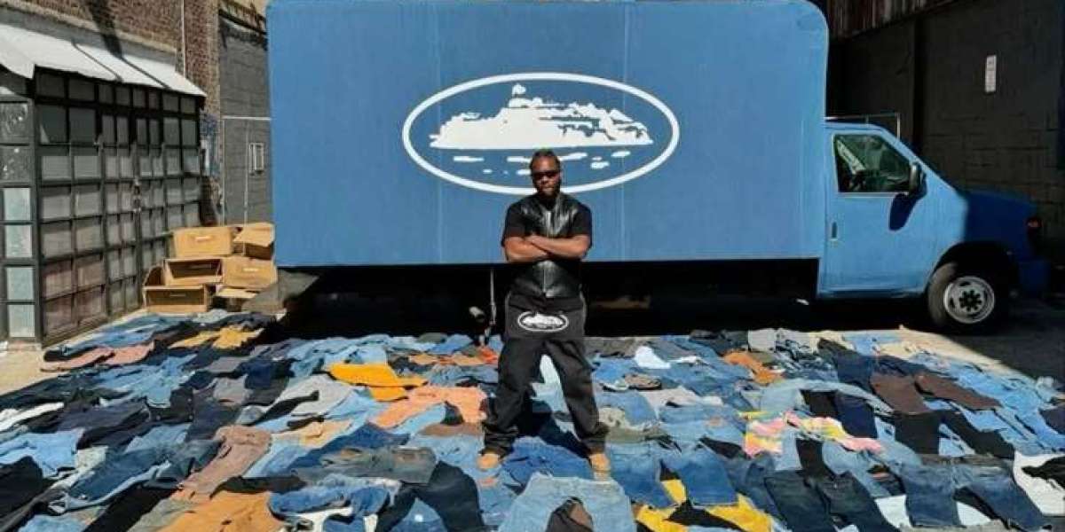 What Makes the Corteiz Sweater a Better Choice Than Another Graphic Hoodie?