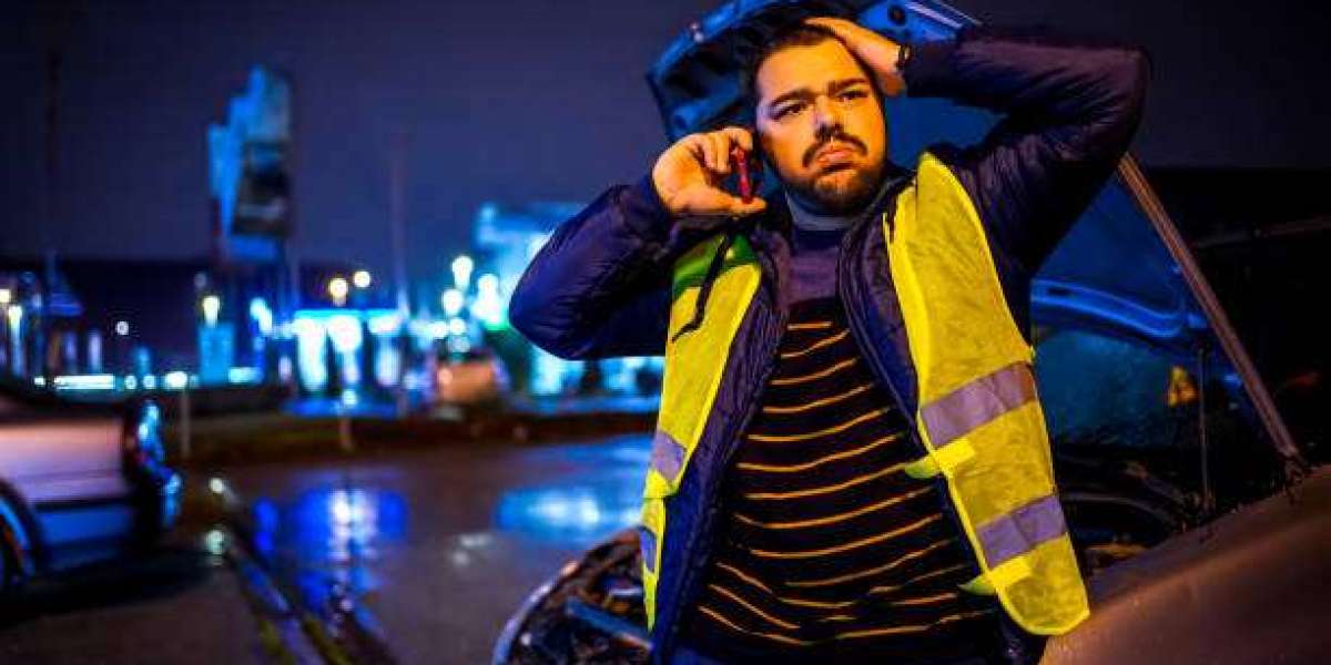 Breaking Down at Night in Dubai: What Changes and What You Need to Know