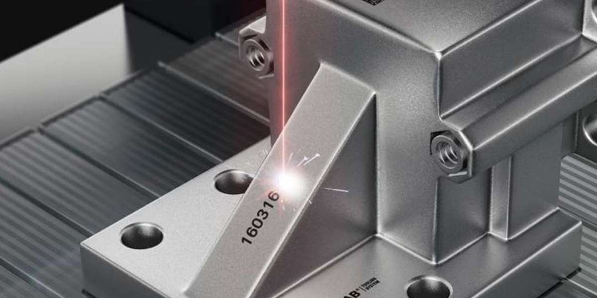 Graveur laser fibre : technologie moderne de marquage industriel précis et durable