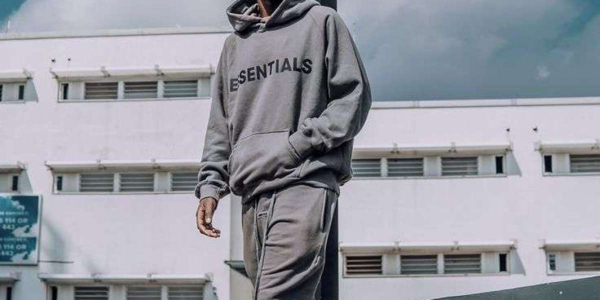 Why Essential Hoodie and Hellstar Hoodie Stay Relevant Every Summer Season