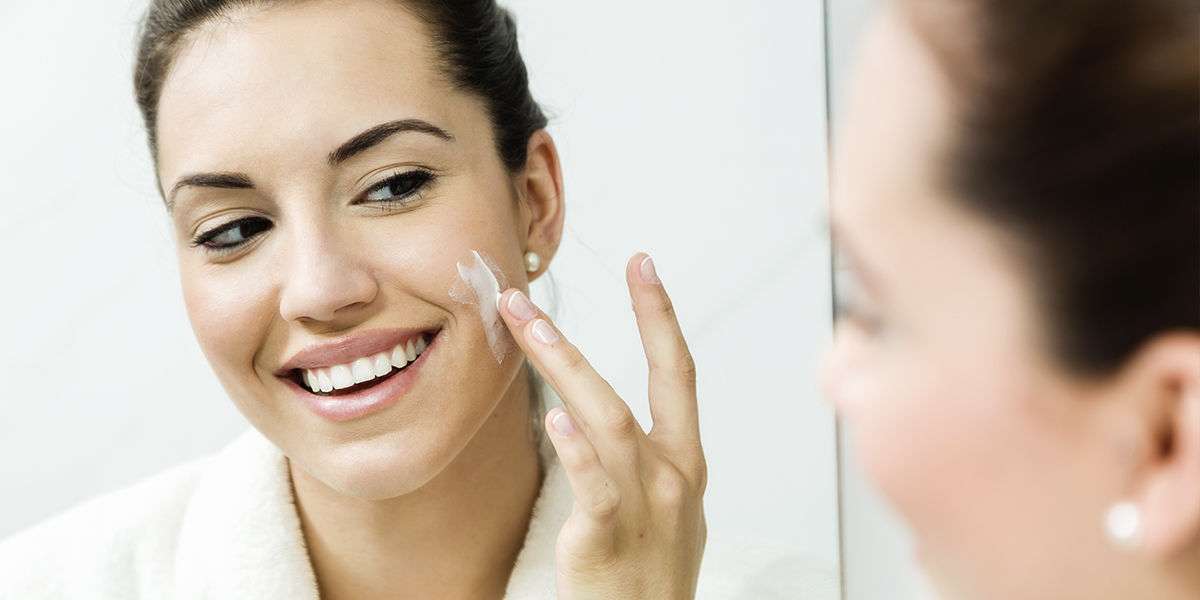 Benefits of Using the Best Whitening Cream in Pakistan