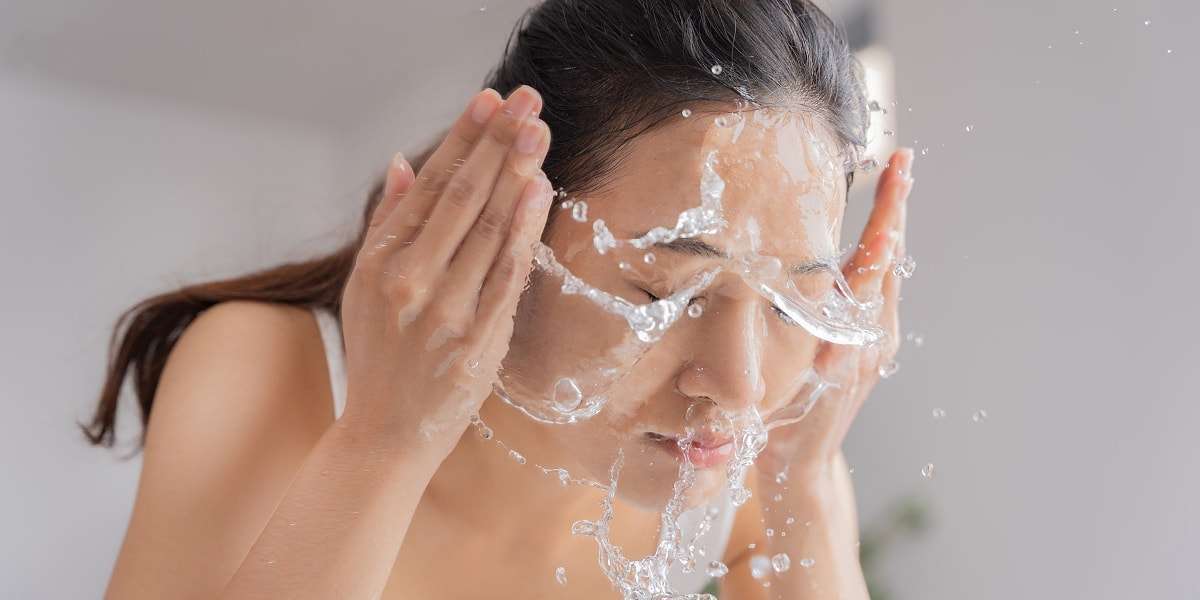 Benefits of Using Face Wash for Oily Skin