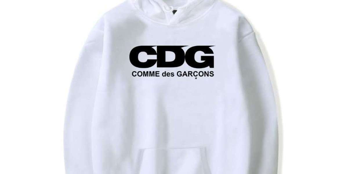 Comme des Garçons and Stüssy: Why These Streetwear Brands Stay in Demand