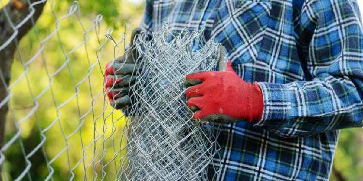 What to Expect from a Best Fence Repair Service in Folsom