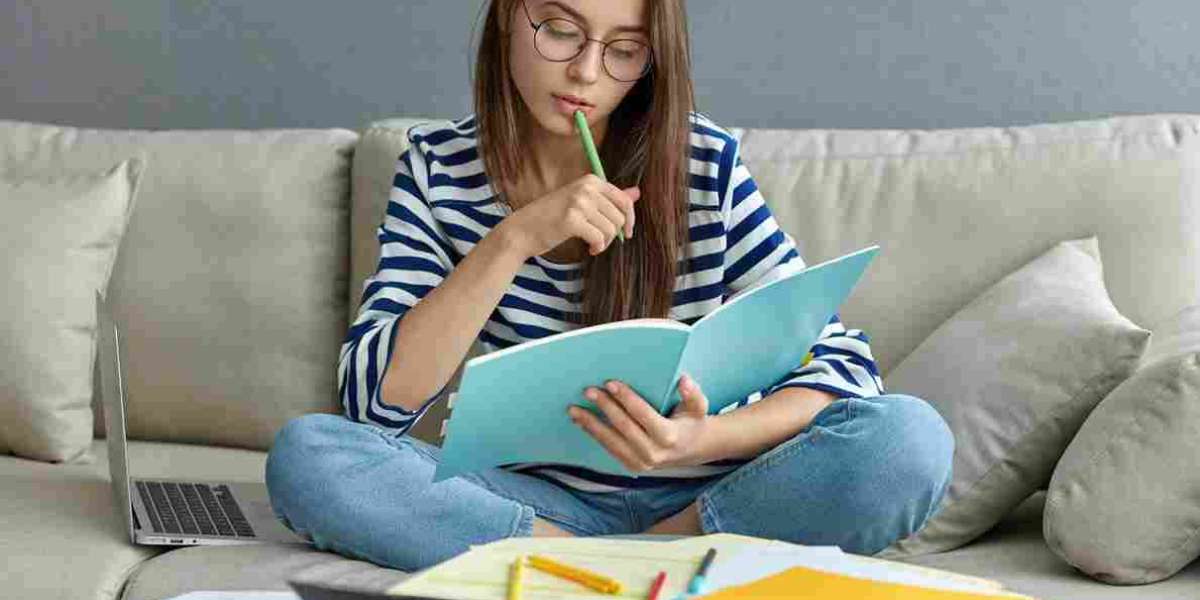 Why Students Choose Assignment Help Adelaide for Better Grades