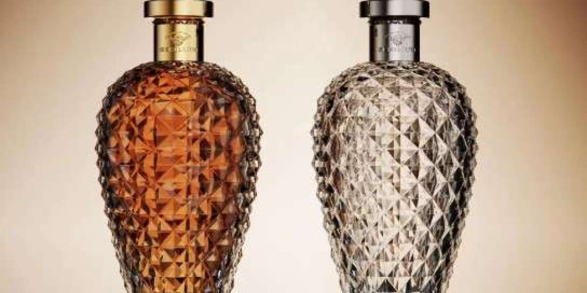 Hygienic Purified Workshop Manufactures Cosmetic & Edible Custom Glass Bottles
