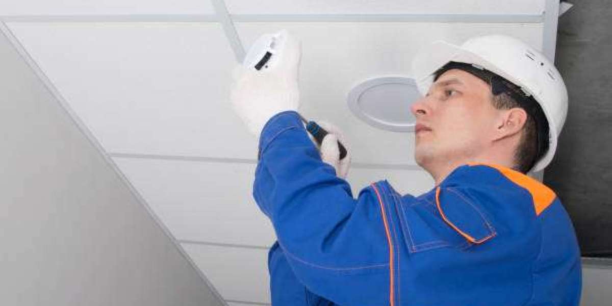 5 Things to Check Before Hiring a Fire Alarm Installer