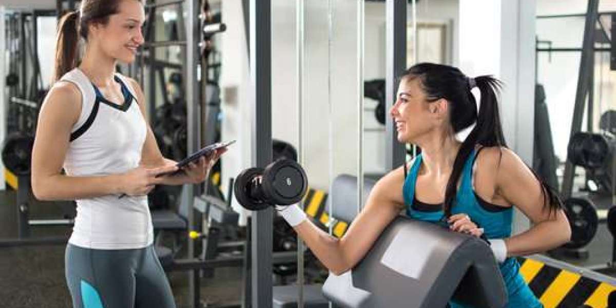 How Female Gym Trainers Empower Women to Build Strength
