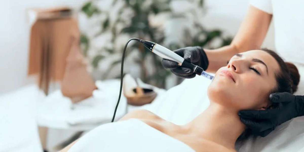 How is Dermapen Treatment performed?