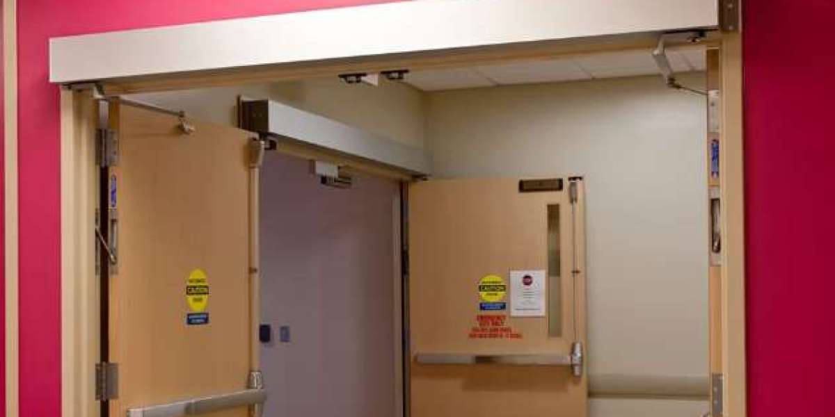 Choosing the Right Commercial Doors and Hardware for Modern Businesses