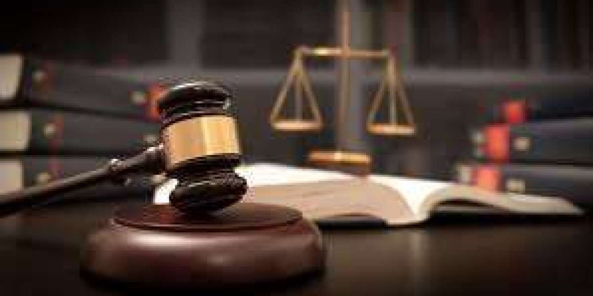 Avoid Legal Trouble by Hiring a Reputed Lawyer