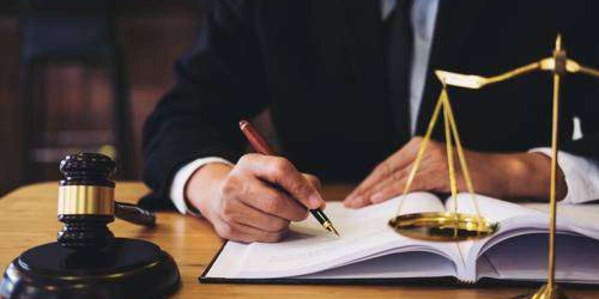Cheap Lawyer vs. Skilled Attorney: What Every Client Should Know