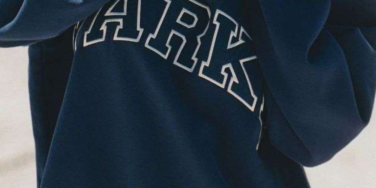 What Design Details Can Define the Appeal of a Parke Sweatshirt?